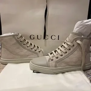 Beige gucci sneakers new arrivals